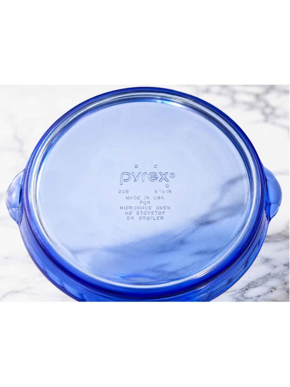Pyrex Beautiful matching set of 2 vintage cobalt blue pie plates/baking dishes. - Picture 3 of 3